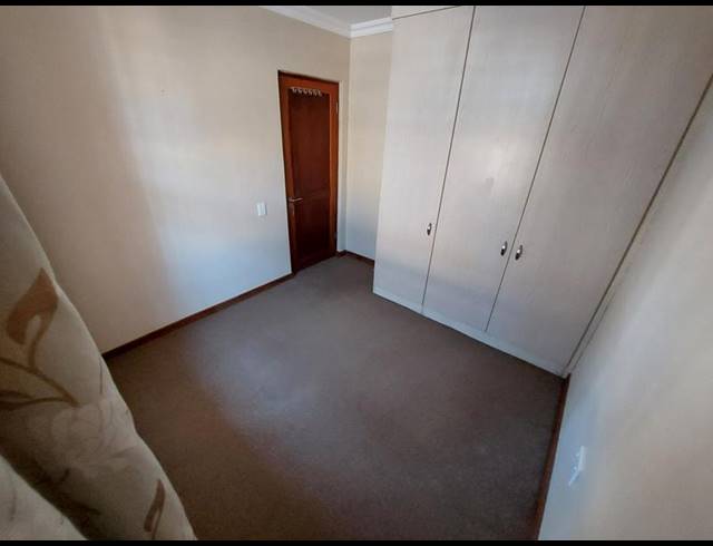 2 BEDROOM APARTMENT FOR SALE IN NEWLANDS